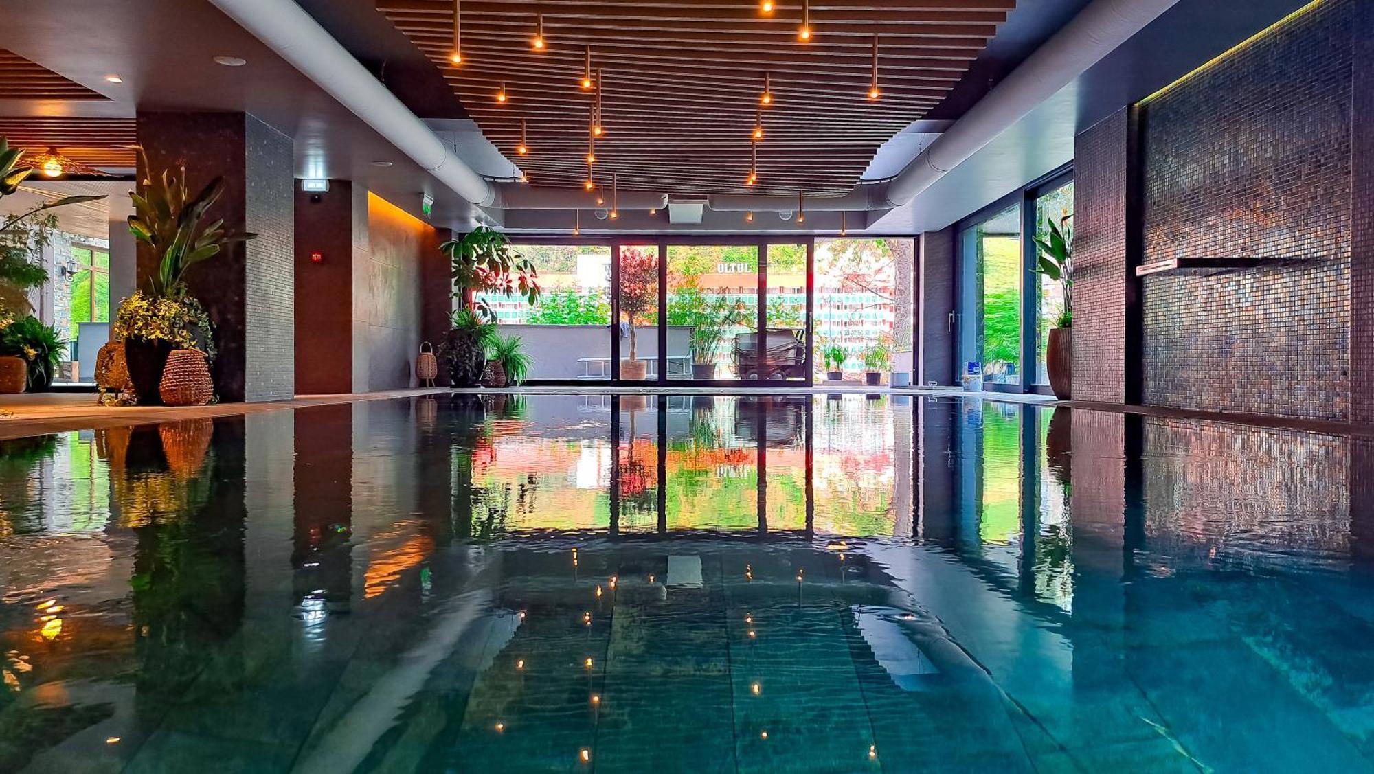 Hotel Bucura Călimăneşti Exteriör bild