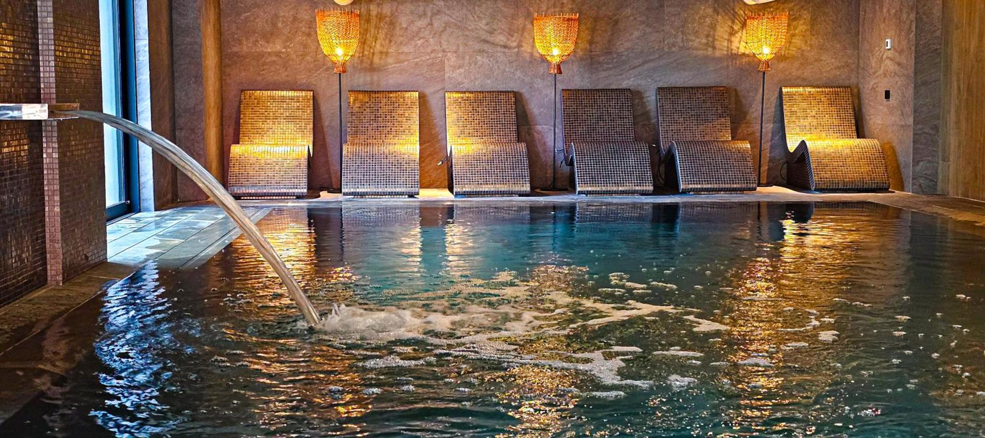 Hotel Bucura Călimăneşti Exteriör bild